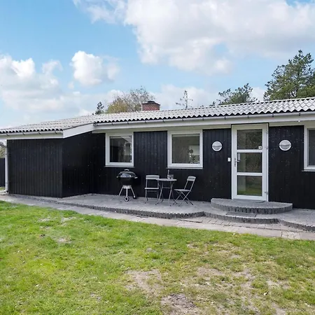 Holiday home Mikaela - 1km From The Sea In Western Jutland By Interhome